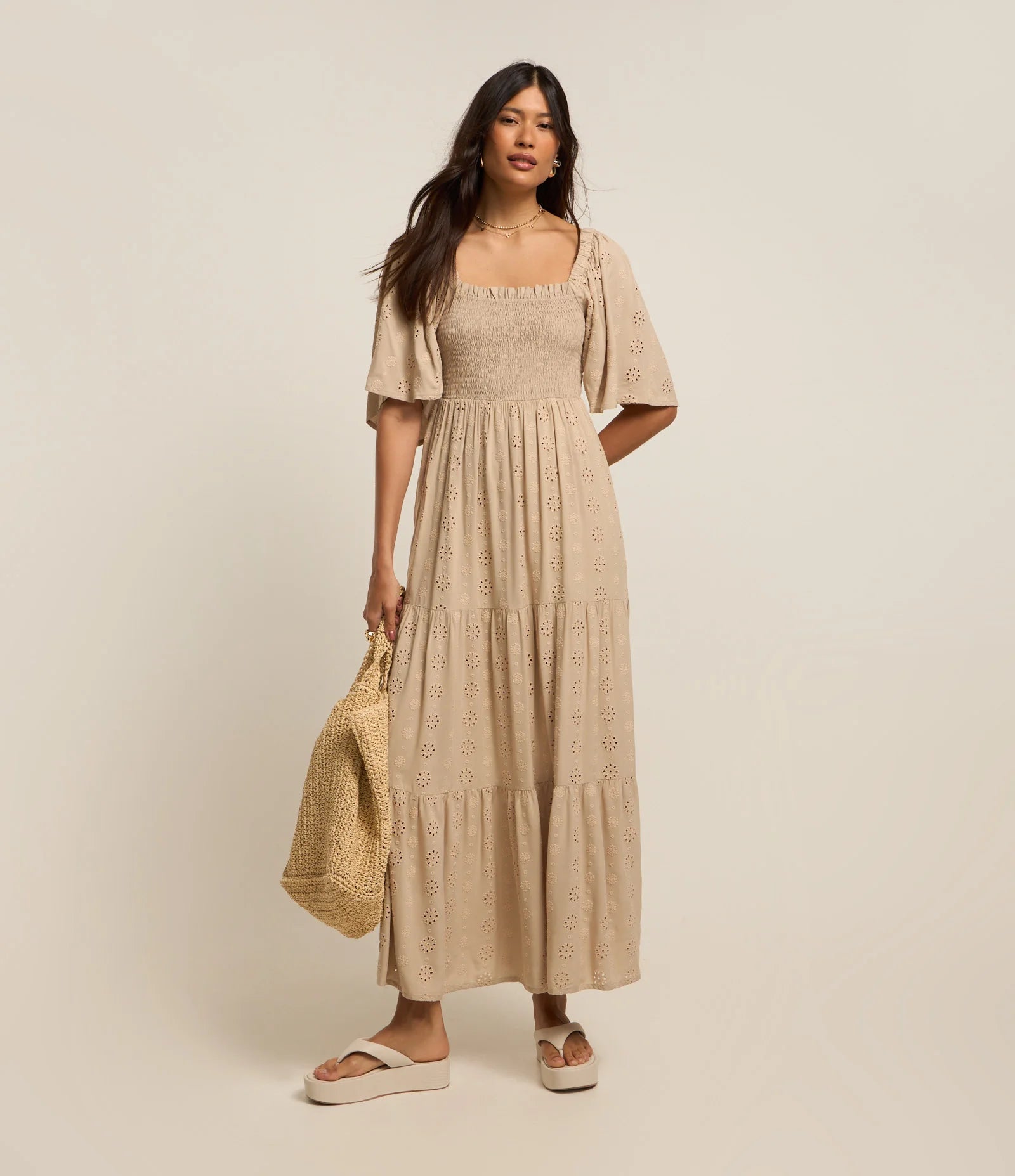 Vestido Boho Bege Bordado com Manga Bufante