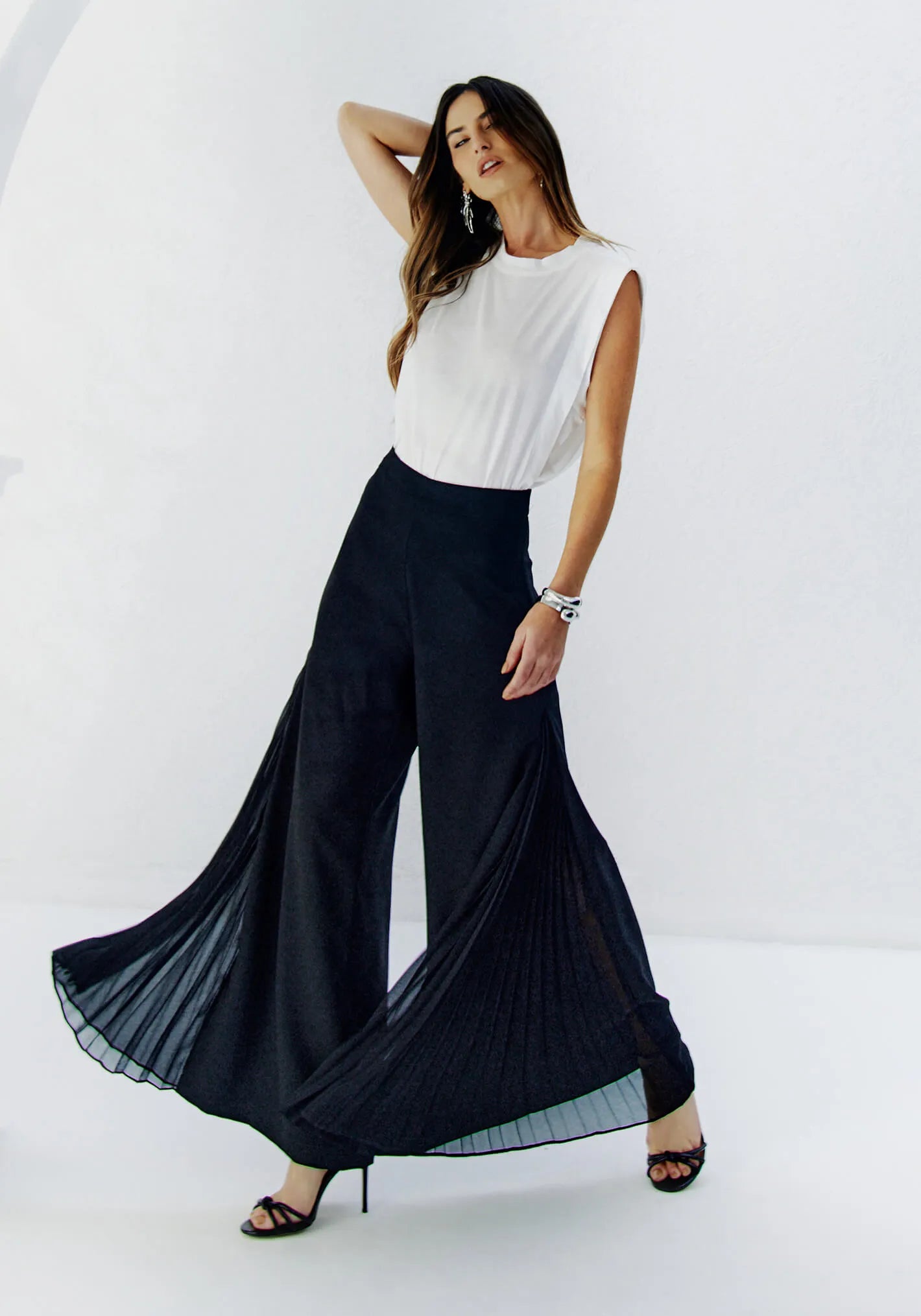Calça Nuvvi Palazzo Black Flow Plissada