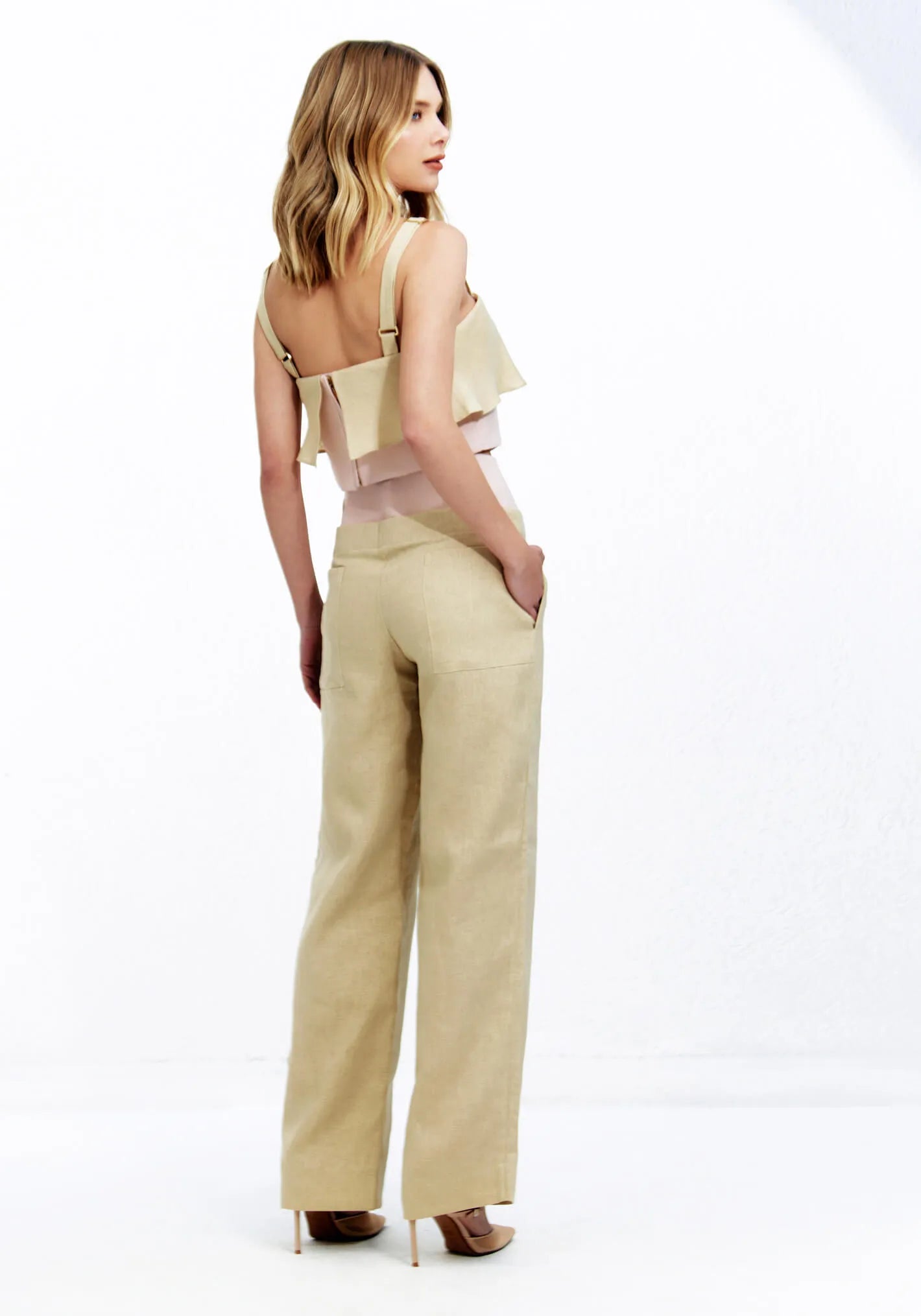 Blusa Nuvvi Cropped Babado Bege