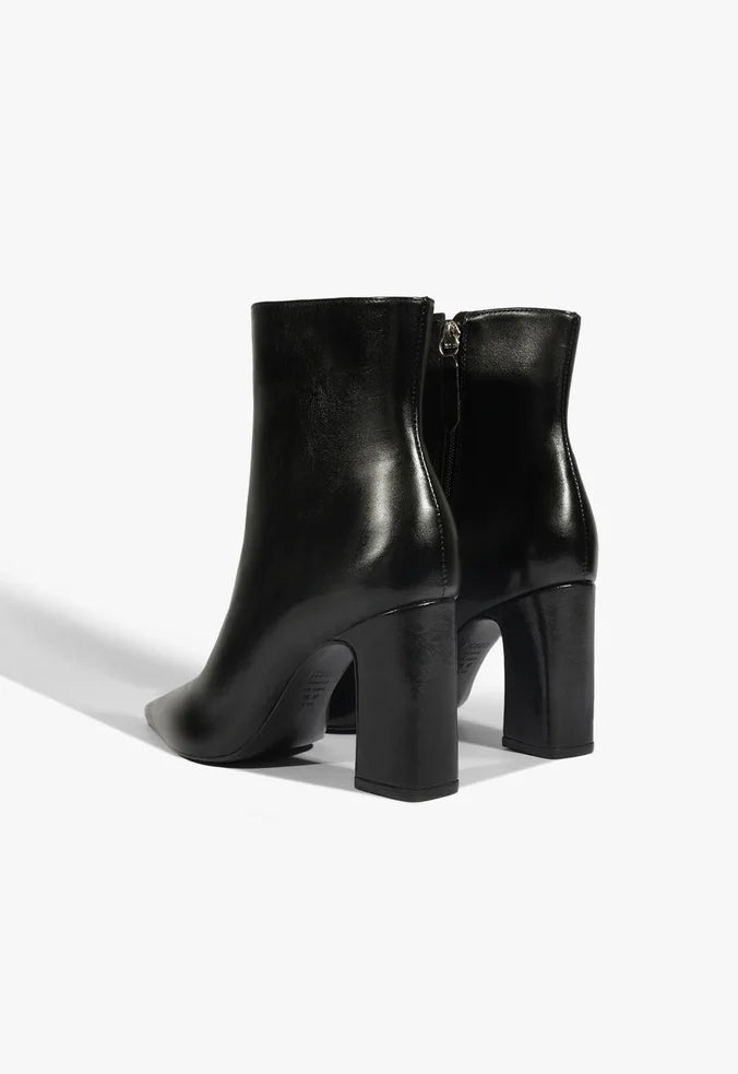 Bota Ankle Boot Sharp Elegance Preta