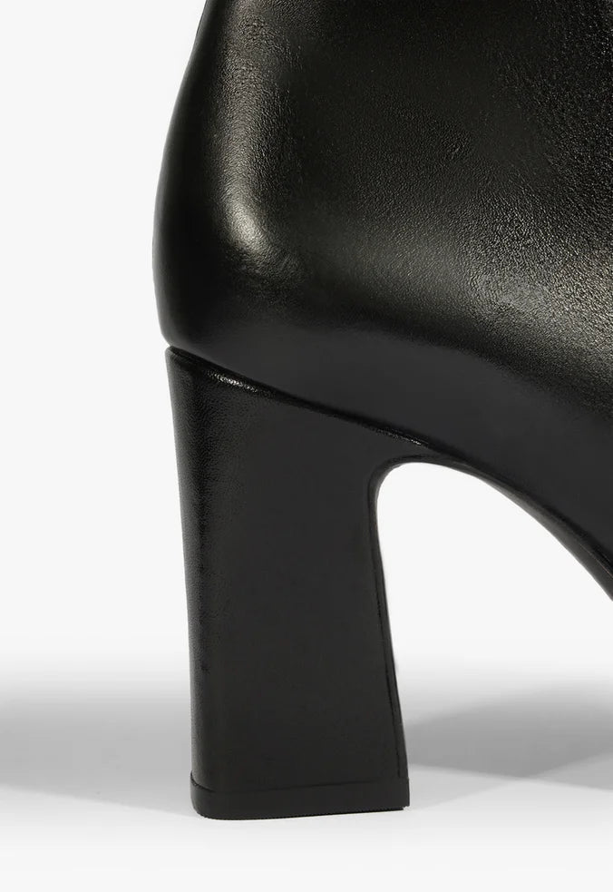 Bota Ankle Boot Sharp Elegance Preta